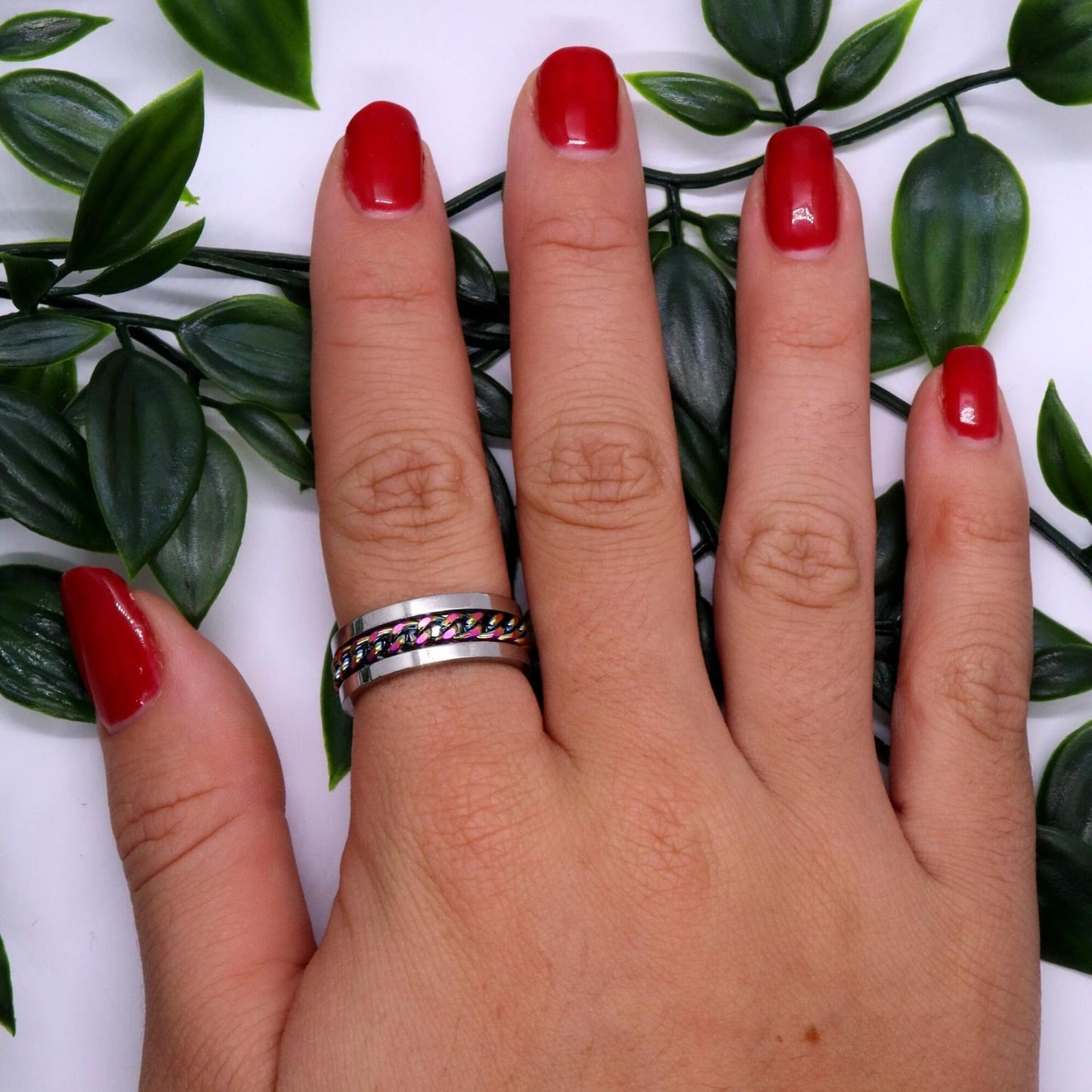 Anxiety Ring (Kettinkje) Regenboog ketting om vinger