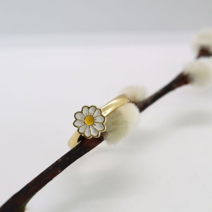 Anxiety Ring Kleine Witte bloem Sfeerbeeld