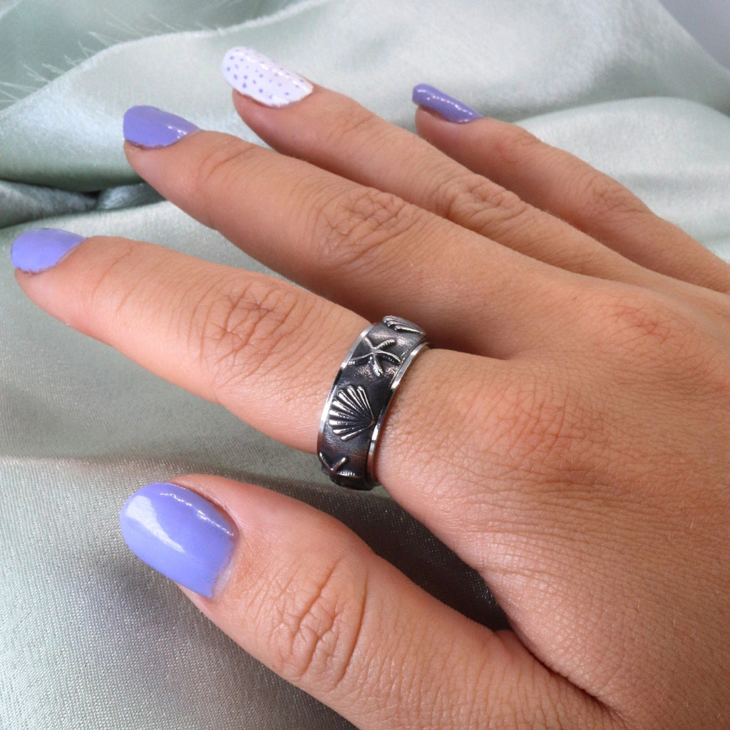 Anxiety Ring (Strand) Zilver om vinger